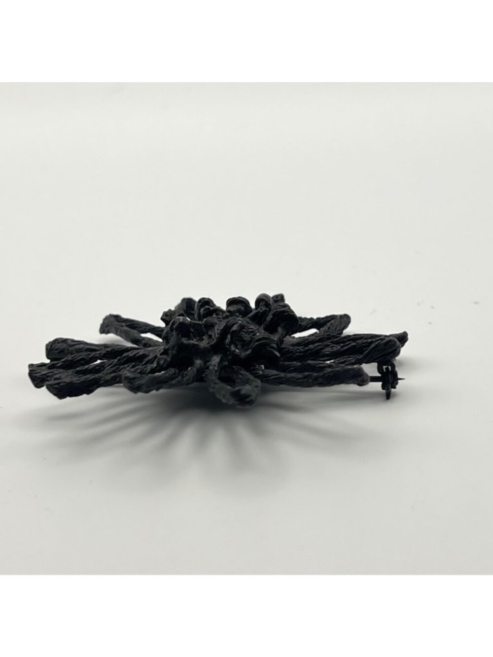 Vintage MR WE Brutalist Black Flower Brooch 2.5" Modernist Signed 1960-1970s - Picture 2 of 7